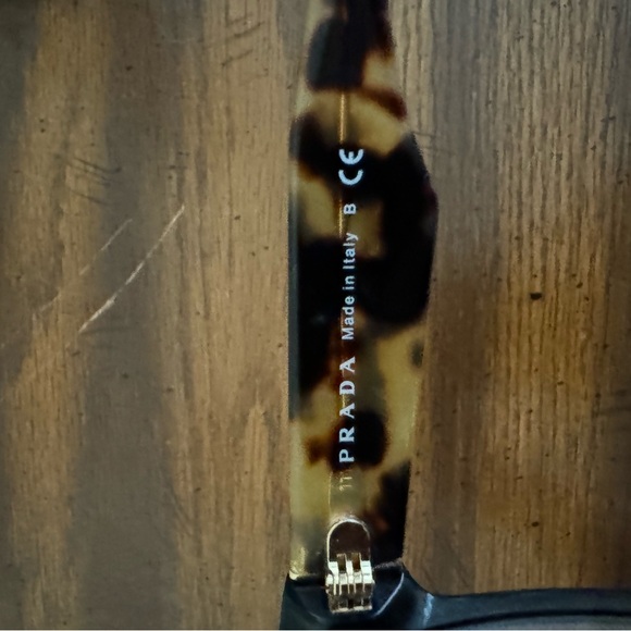 EUC Prada Tortoise Oversized Sunglasses - Picture 4 of 5